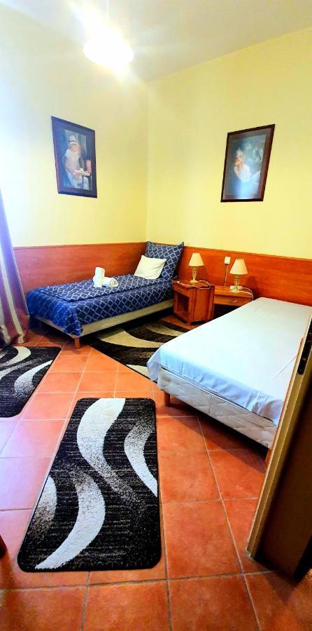 100 Eves Fogado Bed & Breakfast Szatymaz Exterior photo