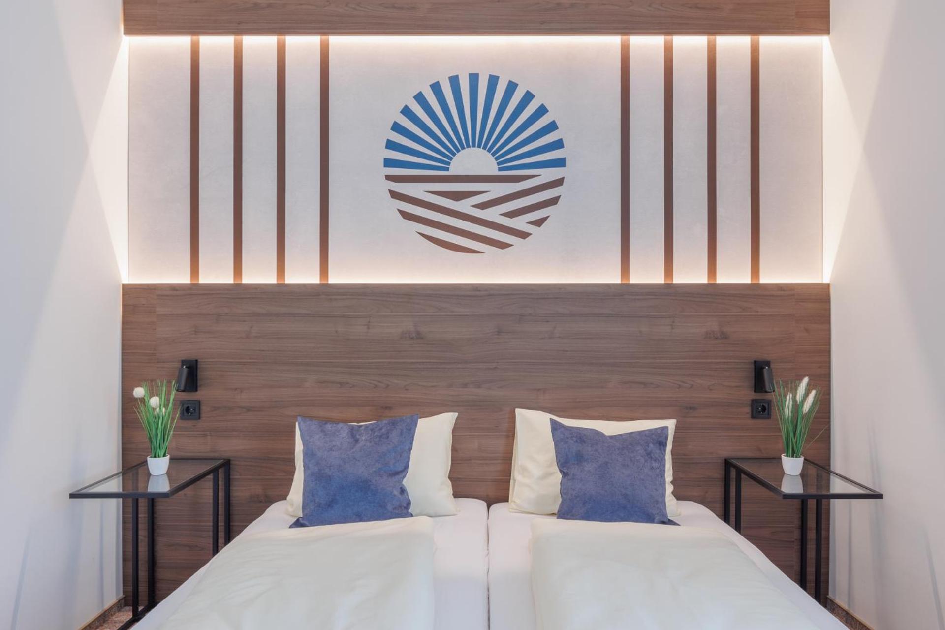 100 Eves Fogado Bed & Breakfast Szatymaz Exterior photo