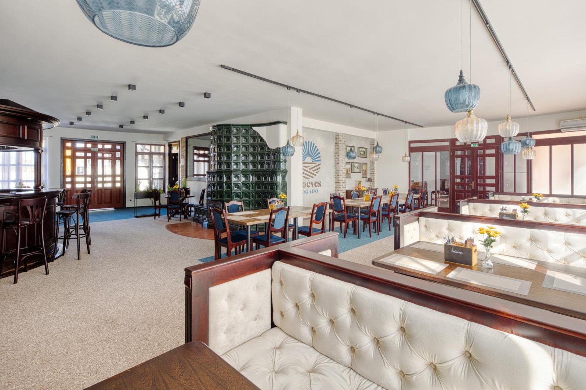 100 Eves Fogado Bed & Breakfast Szatymaz Exterior photo